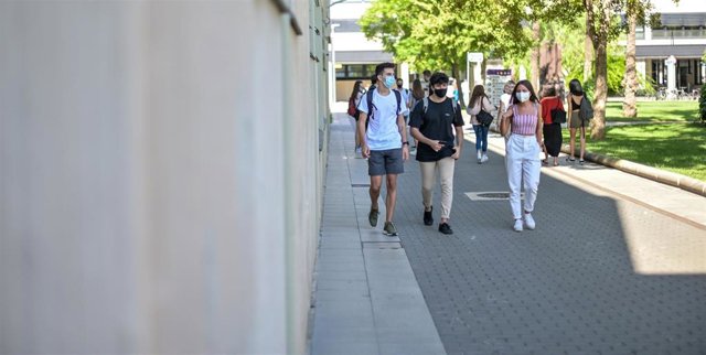 Archivo - Cvirus.- Las universidades públicas valencianas retomarán el 1 de marzo la docencia híbrida