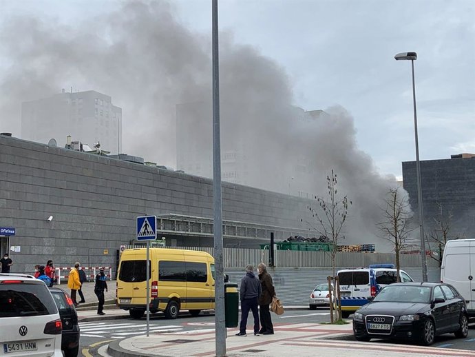 Carrefour.- El hipermecado Carrefour de Pamplona ha sido desalojado este jueves una hora por un incendio en un montacargas