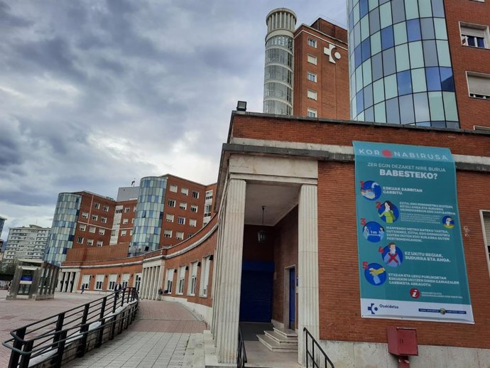 Archivo - (AM)Cvirus.- Suben a 563 los nuevos contagios y la tasa de positivos al 5%, aunque desciende la ocupación en hospitales