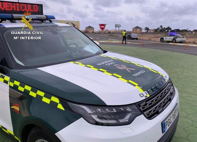 Sucesos.- La Guardia Civil investiga al conductor de un turismo por conducción temeraria