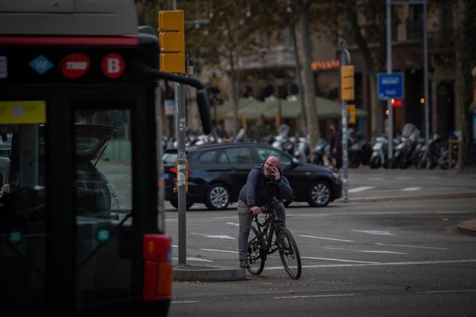 Archivo - La metrópolis de Barcelona registra 7.577 accidentes en bicicleta en la última década