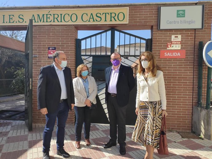 Visita de la Junta al instituto Américo Castro