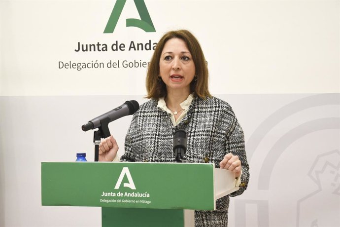Nota De Prensa Y Dos Fotos La Junta Tramita 58 Proyectos Fotovoltaicos Que Traerán Mil Millones De Euros De Inversión Y 5.600 Empleos Directos A Málaga