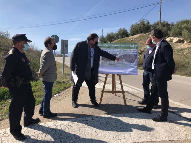Presentación del proyecto de la nueva rotonda a la entrada de Puente Tablas.