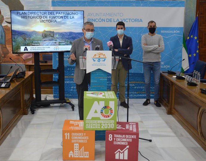 Francisco Salado Destaca El Excepcional Valor Patrimonial De Rincón De La Victoria Y La Necesidad De Ponerlo En Valor