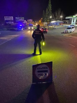Control policial en Bollullos Par del Condado (Huelva).