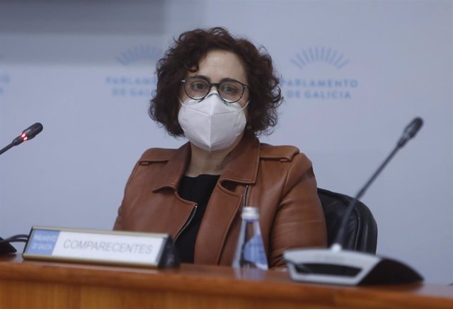 La secretaria xeral técnica de la Consellería de Política Social, María Francisca Gómez, comparece en comisión parlamentaria