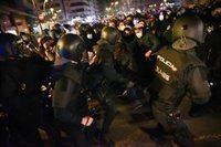 Compromís denuncia la "agresión" policial a un diputado en la protesta de apoyo a Hasél y UP critica la "bestialidad"