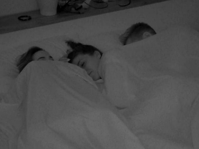 LUCÍA, LOLA Y CARLOS