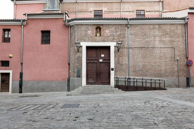 Archivo - Iglesia de San Pedro el Viejo en la Calle Nuncio, desde donde saldría Jesús "El Pobre", pero que hoy está cerrada temporalmente y sin misas tras la cancelación de la Semana Santa por la crisis del coronavirus, en Madrid a 7 de abril de 2020.