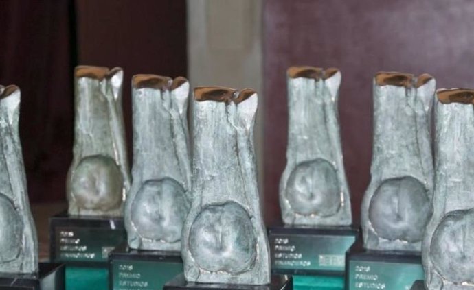 Estatuillas del Premio Estudios Financieros