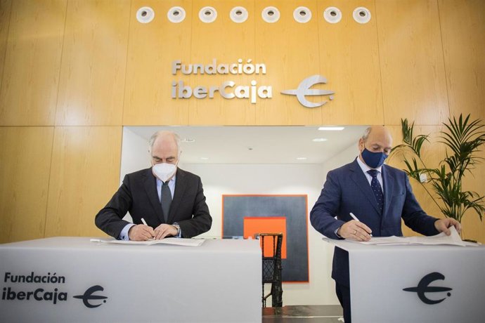 El convenio se ha firmado en la sede de Ibercaja.