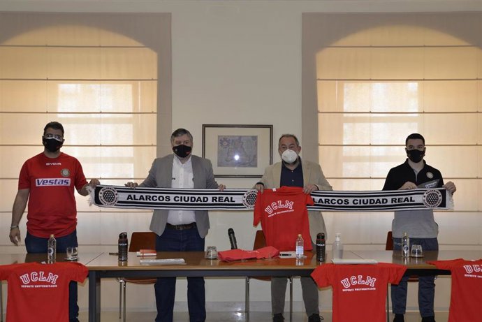 Uclm. Np: El Rector De La Uclm Compromete El Apoyo Firme Al Deporte A Través De La Convocatoria De Ayudas