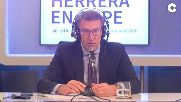 El presidente de la Xunta y del PPdeG, Alberto Núñez Feijóo, en una entrevista en la Cadena Cope.