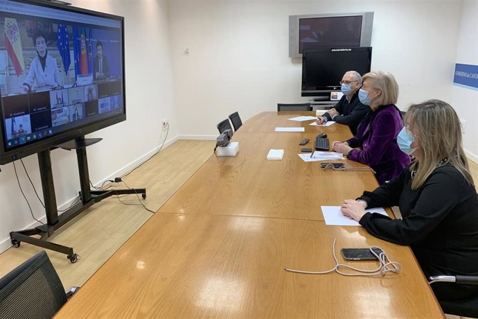 La consejera de Educación y Formación Profesional, Marina Lombó, asiste a la reunión telemática del Consejo de Ministros de la UE, como representante de las comunidades autónomas en Bruselas en el ámbito educativo