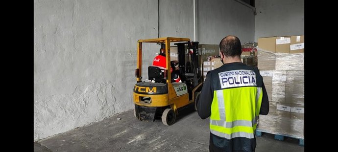 La Policía Nacional ha detenido a un repartidor, por robar un camión con una carga de chocolate valorada en 250.000 euros