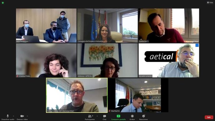 Los participantes en la reunión online con la consejera de Industria para abordar las necesidades en ciberseguridad.