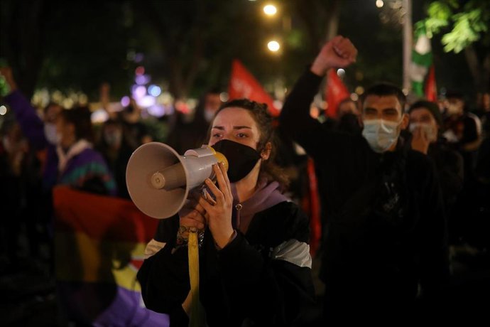 Protesta ante la Audiencia de Sevilla por el caso del rapero Hasél