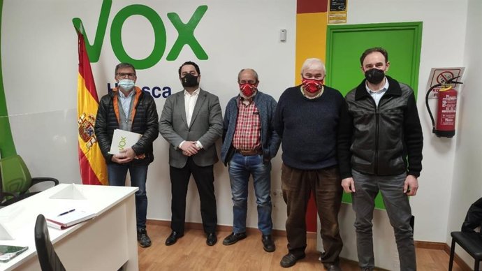 La reunión ha tenido lugar en la sede de VOX en Huesca.