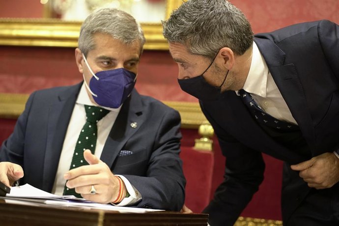 Los portavoces del equipo de gobierno local de Granada, César Díaz y Manuel Olivares, en el Debate del Estado de la Ciudad