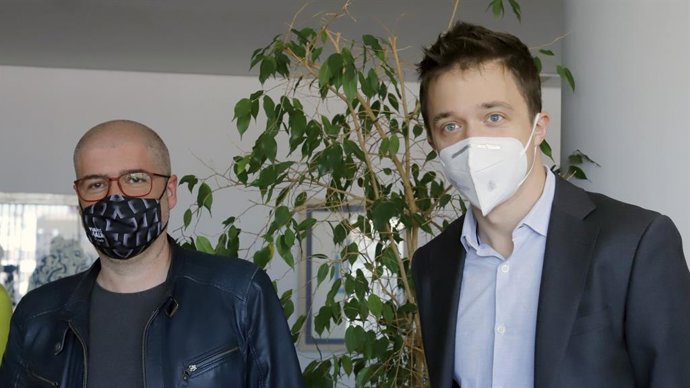 El diputado de Más País Íñigo Errejón y el secretario general de CCOO, Unai Sordo, se reúnen para dialogar sobre el proyecto piloto de jornada laboral de cuatro días.