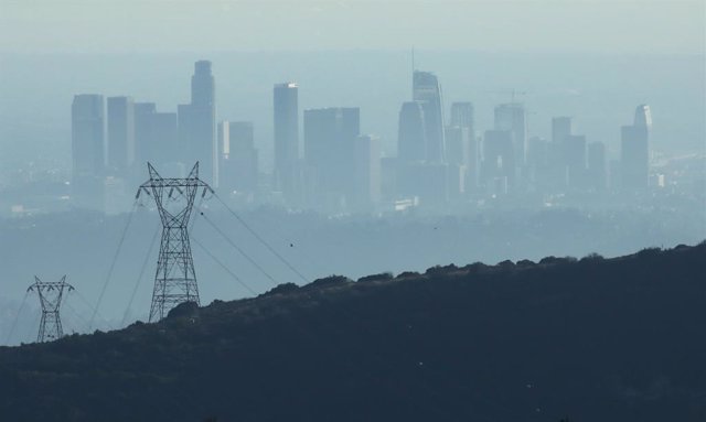 Archivo - Núvol de contaminació a Pasadena, Califòrnia