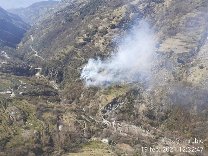Incendio declarado en el Barranco de Poqueira, en la Alpujarra de Granada