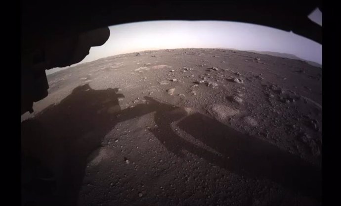 Primera imagen en color desde la superficie de Marte enviada por Perseverance