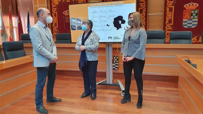 Nota De Prensa, Audios Y Fotos Sobre Presentación Ciclo 'Escritores En Su Tinta 2021' De Molina De Segura