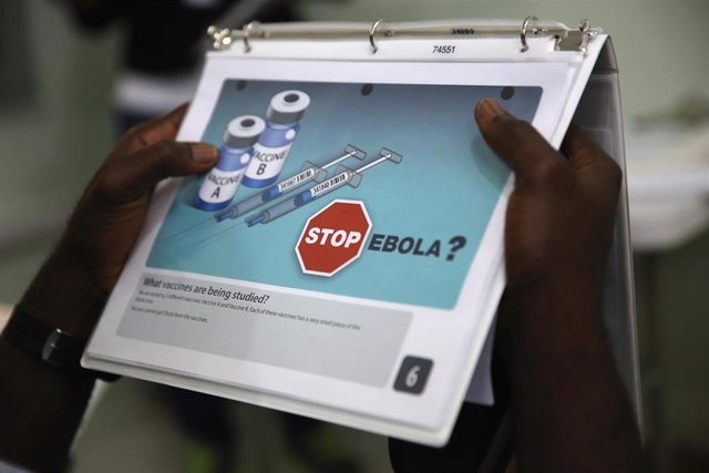 Archivo - Campaña de vacunación contra el ébola en Liberia