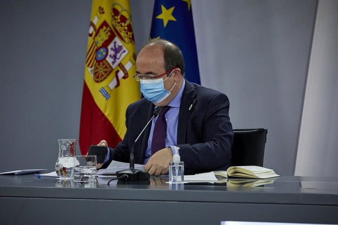 El ministro de Política Territorial y Función Pública, Miquel Iceta durante una rueda de prensa tras la reunión del Consejo Interterritorial del Sistema Nacional de Salud, en Madrid (España), a 10 de febrero de 2021.