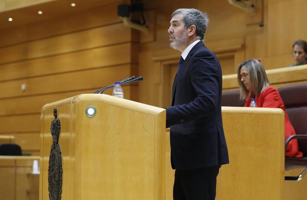 Archivo - El senador de Coalición Canaria Fernando Clavijo interviene en la Comisión General de Comunidades Autónomas celebrada en el Senado este jueves a cuenta de la gestión de la pandemia de la COVID-19, en Madrid (España), a 30 de abril de 2020.