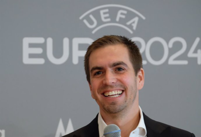 Archivo - 08 December 2020, Saxony, Leipzig: Former German soccer team captain and managing director of DFB EURO GmbH, Philipp Lahm, attends a press conference on the status of Leipzig's preparations for the upcoming UEFA EURO 2024. UEFA has selected th