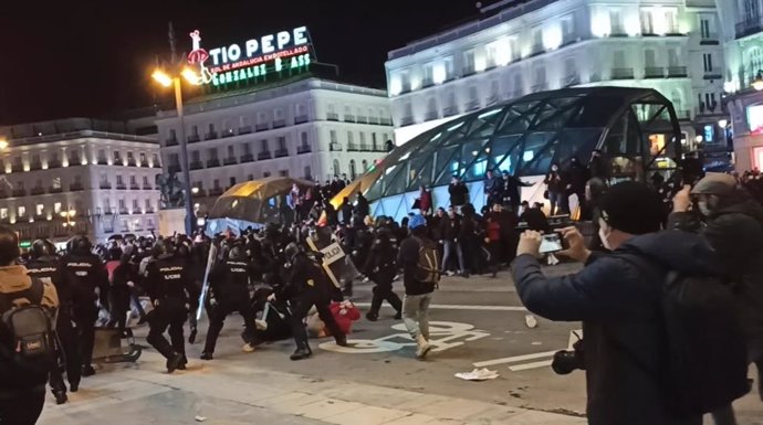 Congregados en la Puerta del Sol en apoyo a Pablo Hasel