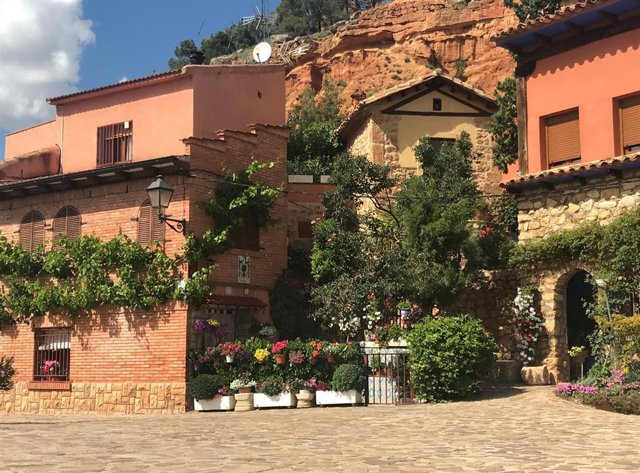 Archivo - Anento "se desborda" de turistas y pide a la DGA infraestructuras para poder dar un servicio "adecuado".