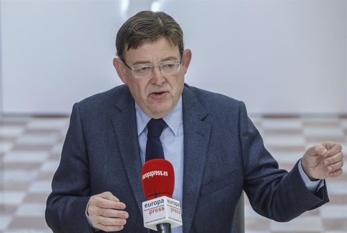 El presidente de la Generalitat valenciana, Ximo Puig, durante una entrevista para Europa Press, en Valencia, Comunidad Valenciana (España), a 19 de febrero de 2021.