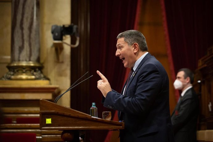 Archivo - El conseller de Interior de la Generalitat, Miquel Smper interviene en la Diputación Permanente del Parlament, en Barcelona, Catalunya (España), a 20 de enero de 2021. 