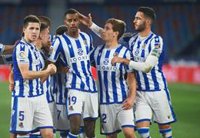 La Real se refugia en la Liga y el Huesca se aferra a ella