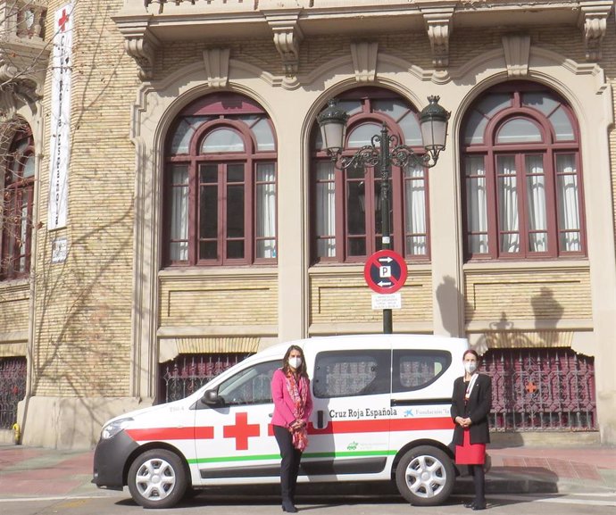 La Fundación 'la Caixa' y CaixaBank colaboran con Cruz Roja en la adquisición de un nuevo vehículo.
