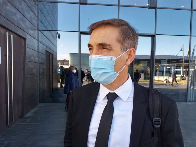 Ángel Bernal, abogado del acusado de arrollar a un amigo en Somió (Gijón)