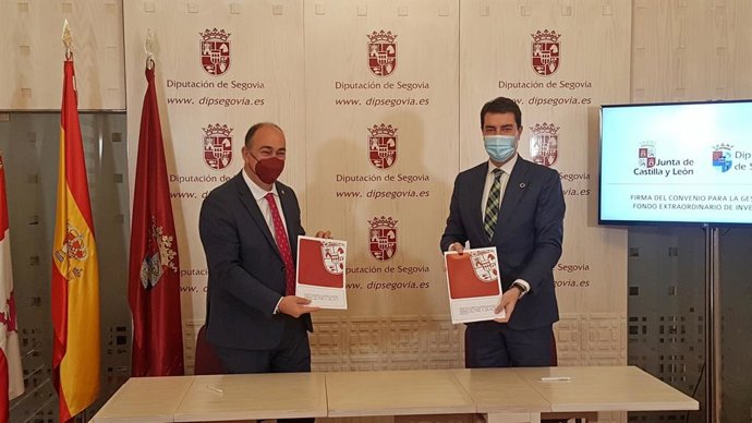Presidente de la Diputación de Segovia, Miguel Ángel de Vicente (izquierda) y el consejero de la Presidencia de la Junta de Castilla y León, Ángel Ibáñez (derecha).