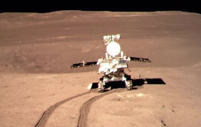 Archivo - Rover Yutu 2 en el lado oculto de la Luna