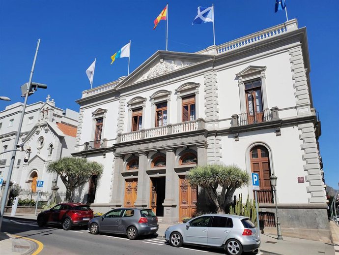 Archivo - Fachada principal del Ayuntamiento de Santa Cruz de Tenerife