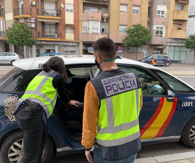 Detenidas Dos Personas En Sevilla Por Robar En Trasteros De Un Bloque ...