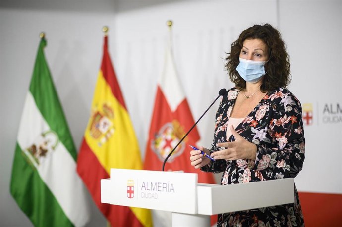 Archivo - La portavoz del equipo de gobierno del Ayuntamiento de Almería, María Vázquez
