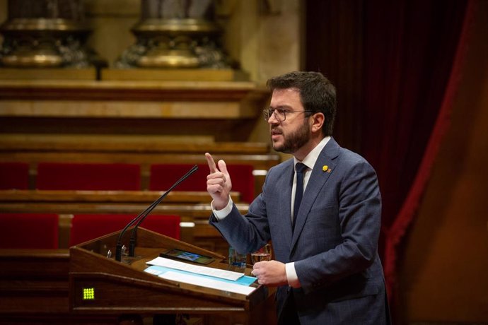 Archivo - El vicepresidente en funciones de presidente de la Generalitat y candidato de ERC a la Presidencia de la Generalitat de Catalunya, Pere Aragons , comparece en la Diputación Permanente del Parlament.