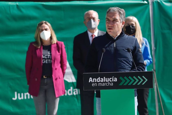Elías Bendodo en rueda de prensa en Málaga