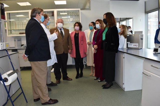 Visita al Laboratorio de Salud Pública de Jaén.