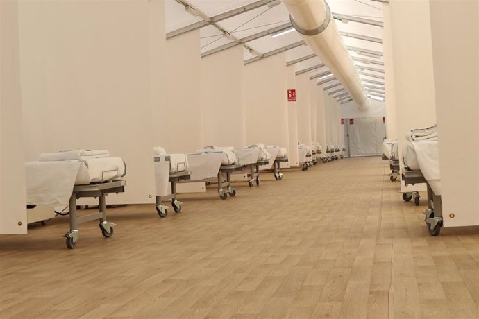 Archivo - Camas habilitadas en uno de los tres hospitales de campaña, ahora sin pacientes