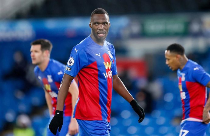 Christian Benteke durante un partido del Crystal Palace en la Premier League 2020-2021